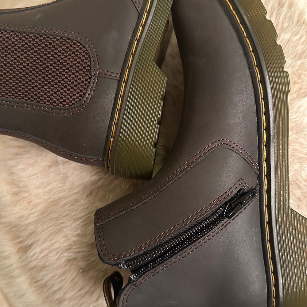 Dr martens booties size 4 kids or 6 women’s